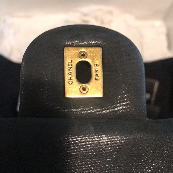 Chanel - Jumbo Chevron Flap - Picture 5 of 9